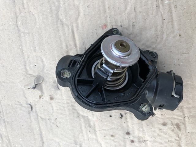 BMW 11517805811 Термостат в наличии Украина