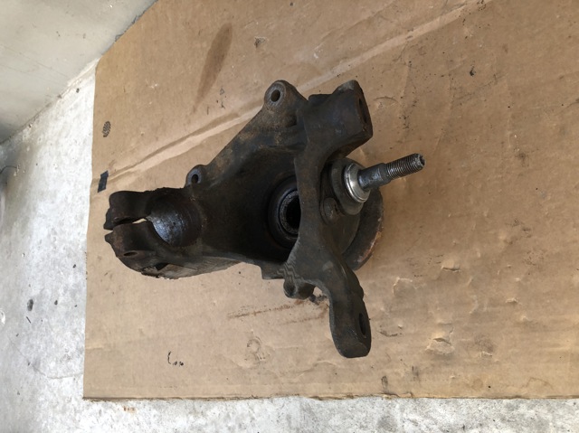 31216768316 BMW Цапфа (поворотный кулак) передний правый купить в Днепр