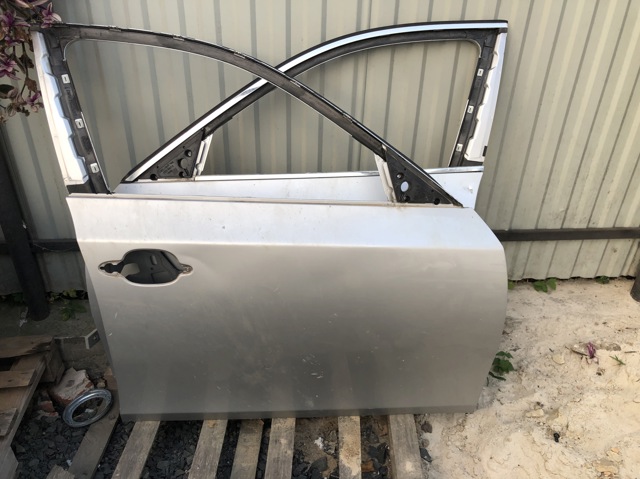 Пассажирская передняя дверь 41515A2A3A6 BMW