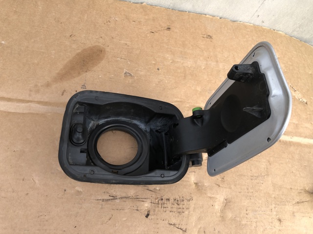 Заливная горловина топливного бака 51177183712 BMW
