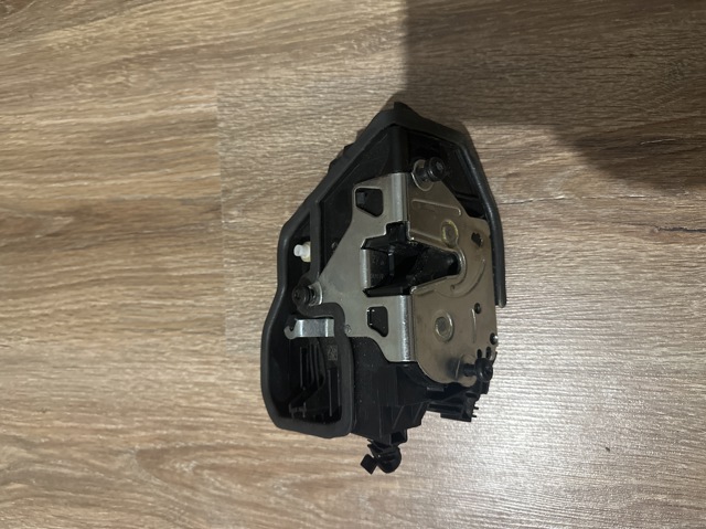 51217276668 BMW Замок двери передней правой купить в Павлоград