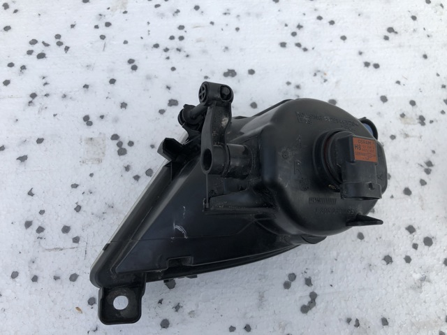 63177177712 BMW Фара противотуманная правая купить в Чернигов