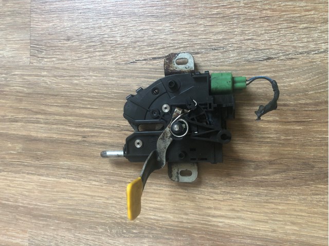 Запор капота (замок и привод замка капота) 7S7A16700AF FORD