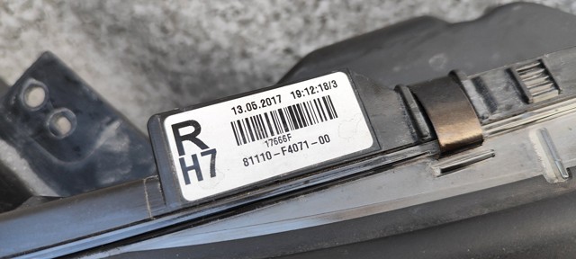 TOYOTA 81110F407100 Правая фара в наличии Ровно