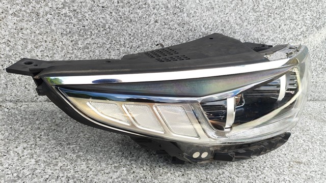 HYUNDAI 92102D4170 Правая фара в наличии Ужгород