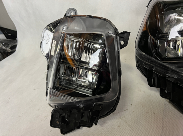 92102N7100 HYUNDAI Правая фара купить в Украина