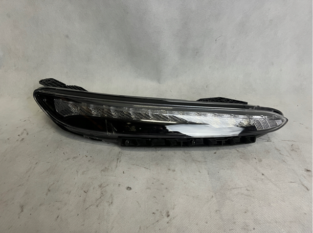 92208J9600 HYUNDAI Фара дневного света правая купить в Украина