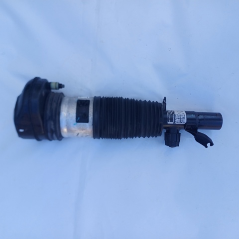 Амортизатор передней подвески правый 37106869032 BMW