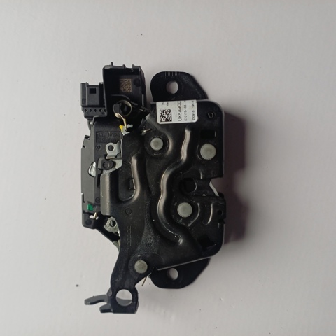 Замок и ручка двери задка 51245A9C0D1 BMW