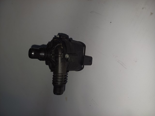 Дополнительная электро помпа 64218840613 BMW