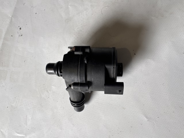 Водяной насос охлаждения электрический дополнительный 64219372723 BMW