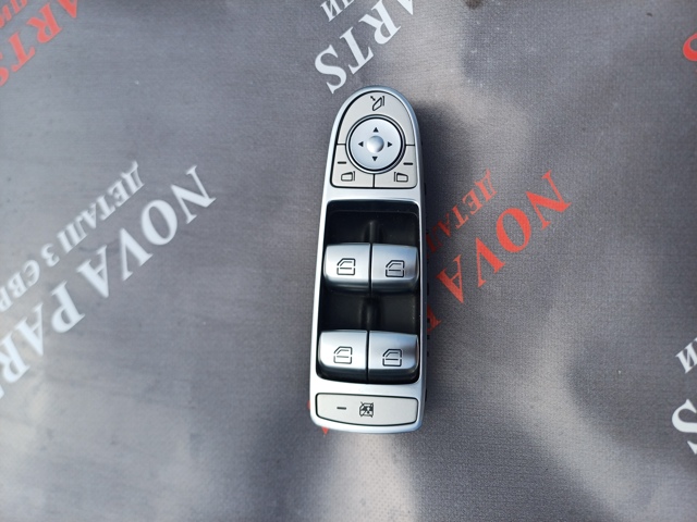 Кнопочный блок управления стеклоподъемником передний левый A2059056811 MERCEDES