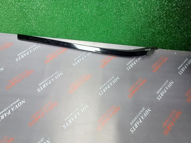 Молдинг ветрового стекла правый A2136901282 MERCEDES