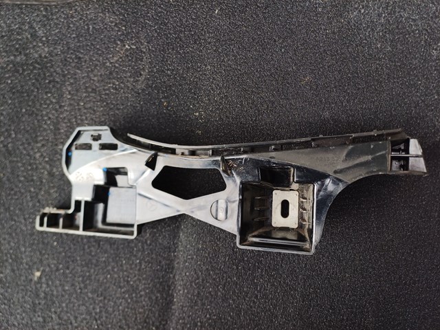 Правый кронштейн заднего бампера A2138850165 MERCEDES