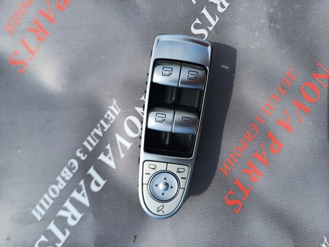 Кнопочный блок управления стеклоподъемником передний левый A2139055103 MERCEDES