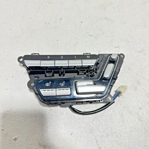 MERCEDES 2218709358 в наличии Каменское