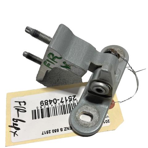 MERCEDES 2227204001 Петля двери передней правой в наличии Украина