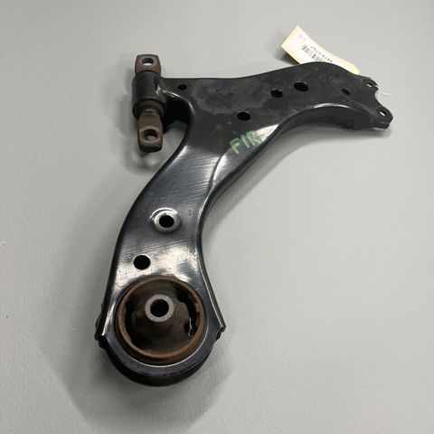TOYOTA 4806806200 Нижний рычаг в наличии Тернополь