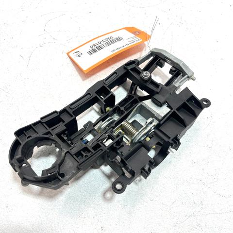BMW 7187228 Держатель наружной ручки двери правых дверей в наличии Ирпень