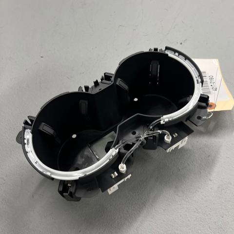 8W0862533D6PS Подстаканник подлокотника центральной консоли купить Ровно