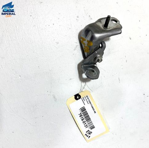 DS7Z5426810B Петля двери задней правой купить Винница