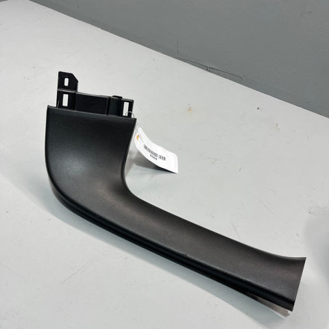 KB7W68940 Обшивка (облицовка) крышки багажника (двери 3/5-й задней) купить Львов
