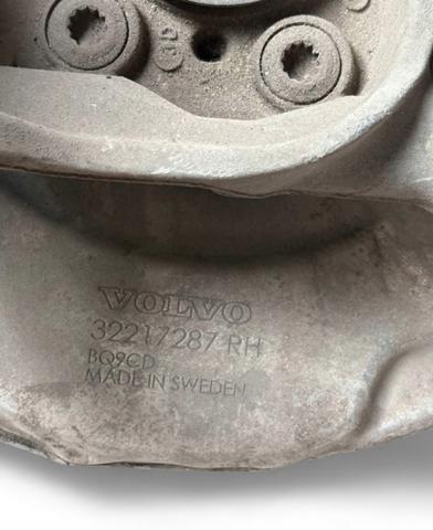 31451339 VOLVO Цапфа задняя правая купить в Чернигов