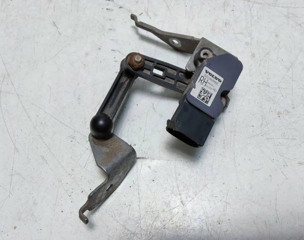 Датчик уровня положения кузова, задний правый 32246988 VOLVO
