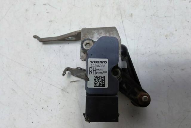 VOLVO 32246988 Датчик уровня положения кузова задний правый в наличии Львов