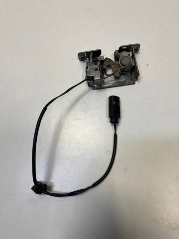 Замок капота, правый 51237308068 BMW