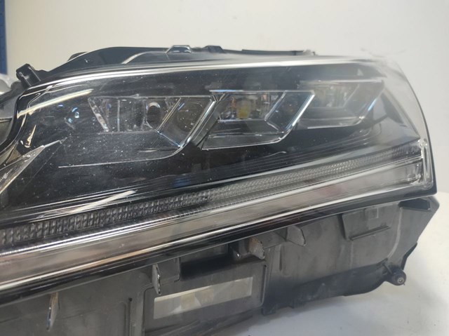 Фара левая 8118548D40 TOYOTA
