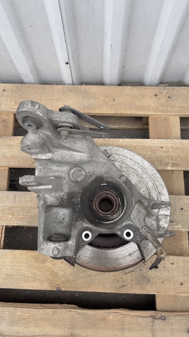 Кулак поворотный правый HK835A970AE JAGUAR