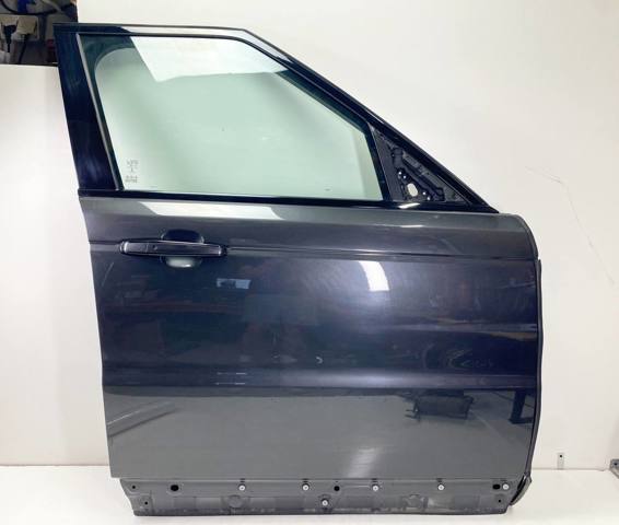 Пассажирская передняя дверь LR044226 LAND ROVER