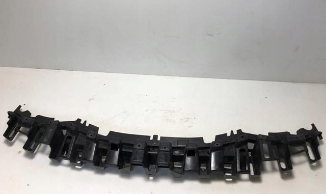 Кронштейн бампера переднего, центральный LR045204 LAND ROVER