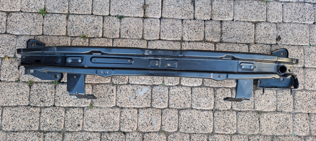Швеллер заднего бампера LR059014 LAND ROVER