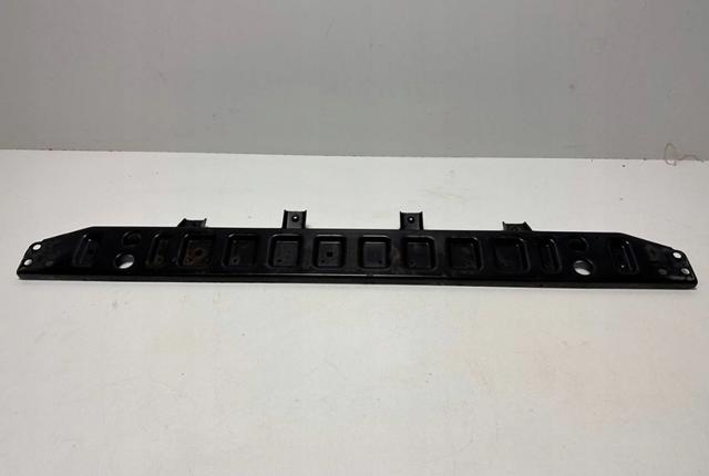 Кронштейн радиатора нижний LR060346 LAND ROVER
