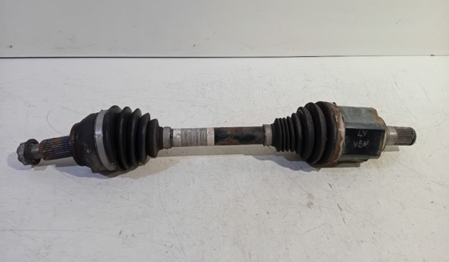 Левая полуось LR061554 LAND ROVER
