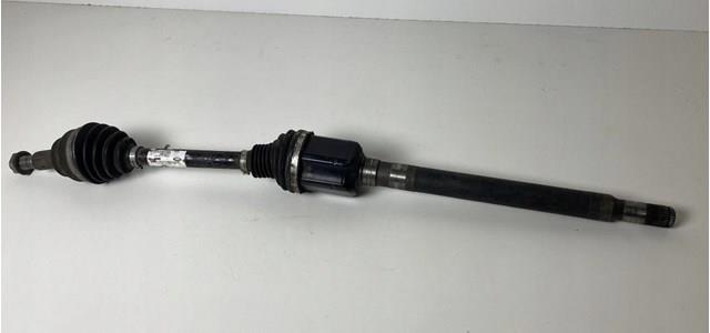 Полуось передняя, правая LR064251 LAND ROVER