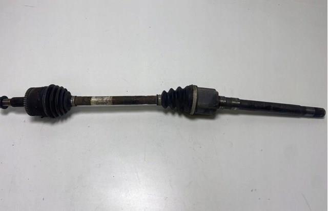 Полуось передняя, правая LR072070 LAND ROVER