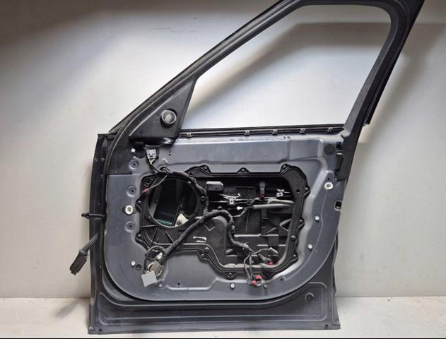 LAND ROVER LR080195 Дверь передняя правая в наличии Черновцы