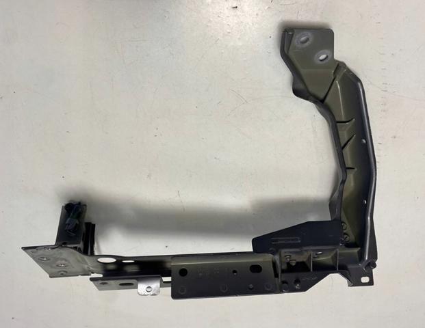 LR091687 LAND ROVER Суппорт радиатора правый (монтажная панель крепления фар) купить в Одесса