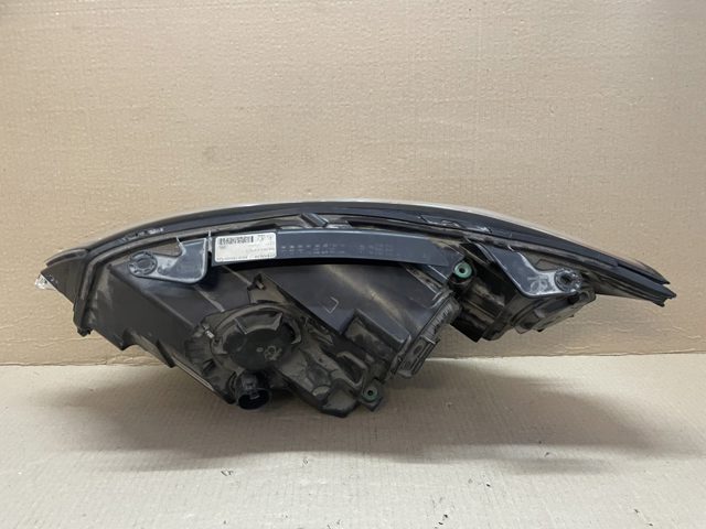 LR096414 LAND ROVER Правая фара купить в Ровно