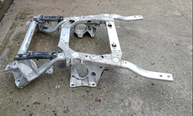 LAND ROVER LR096500 Подрамник передний в наличии Полтава
