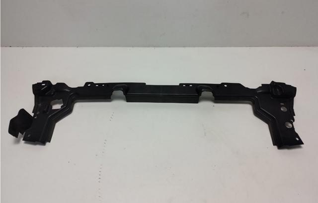 Воздуховод радиатора верхний LR098605 LAND ROVER