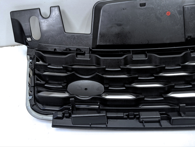 LR098747 LAND ROVER Решетка радиатора купить в Запорожье