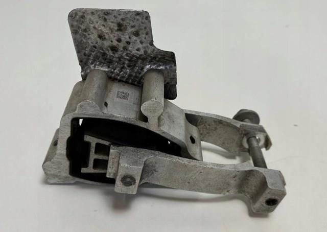 Подушка двигателя LR114070 LAND ROVER