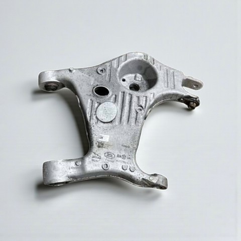 Балансир задний нижний, правый LR116284 LAND ROVER