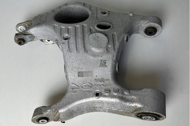 Рычаг задней подвески нижний, левый LR116285 LAND ROVER