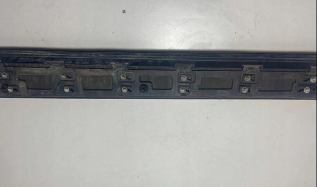 LAND ROVER LR116796 Молдинг двери передней правой нижний в наличии Кривой Рог