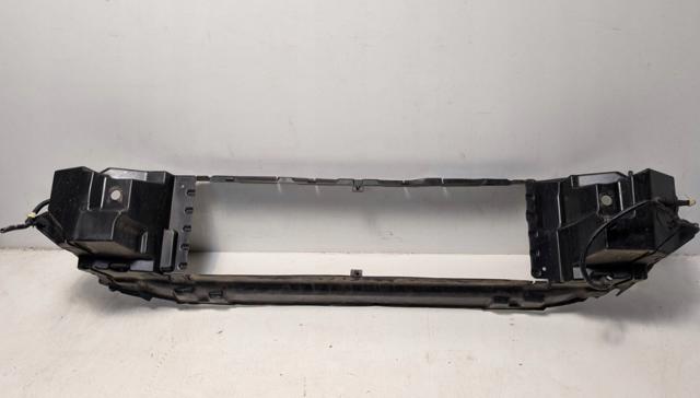 Нижний воздуховод радиатора LR135378 LAND ROVER
